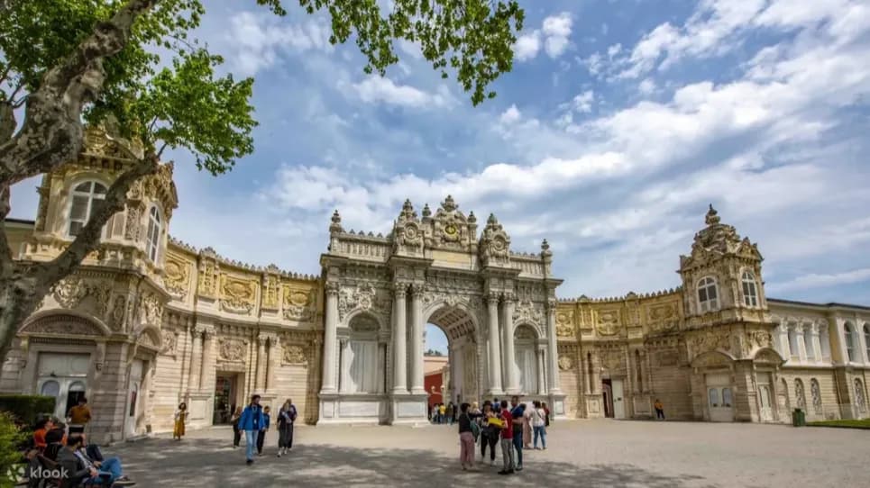 Entradas Sin Filas al Palacio de Dolmabahçe con Audioguía - Image 5